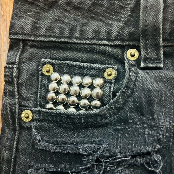 DKNY Vintage Black Distressed Denim Shorts with Studs EUC Size 2 - Picture 5 of 7